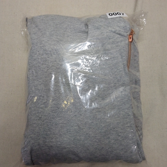 (flaw) Savage X Fenty Forever Savage Showgirl Hooded Onesie in Platinum Grey - Picture 14 of 14